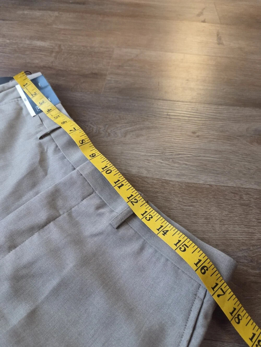 NWT J. Ferrar Tan/Beige Dress Pants Slacks Flat Front Size 34x34. Brand new